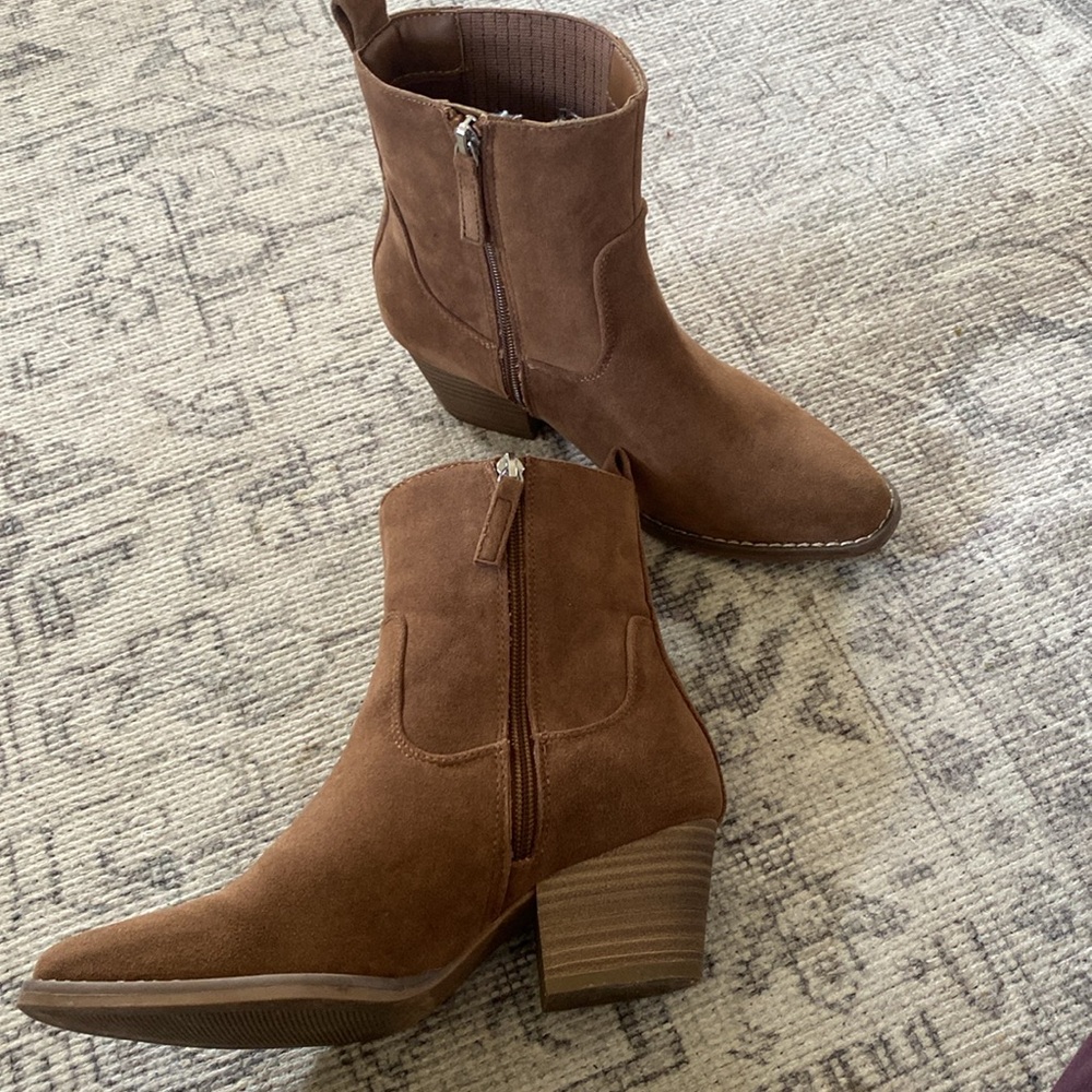 Boots size 7
